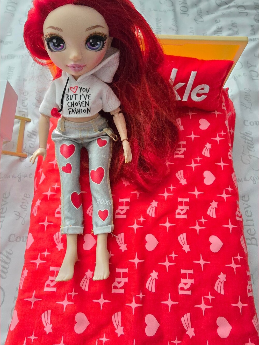 Rainbow High Rubi Doll Bedding Set